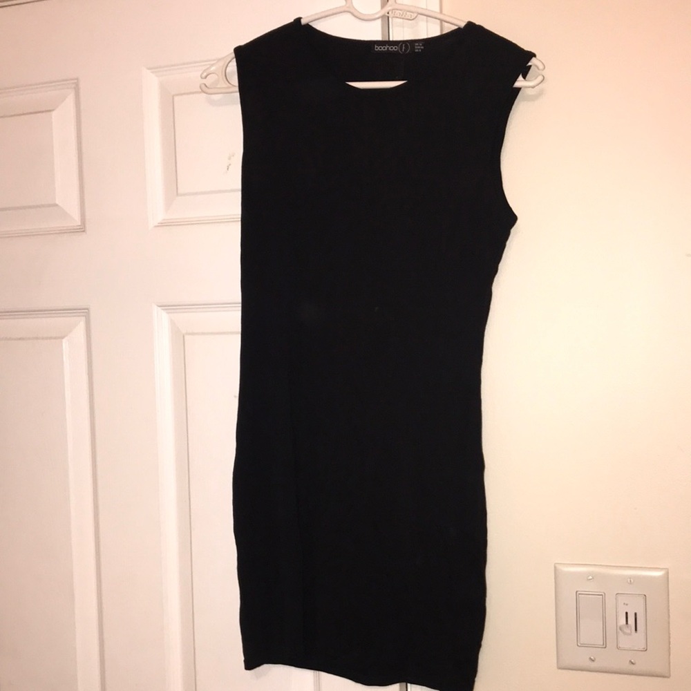 Mini no sleeve black dress from boohoo size 8.